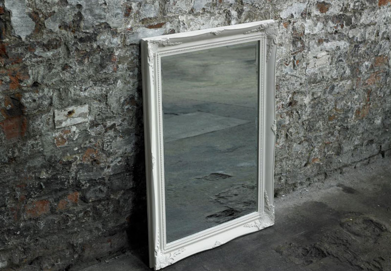 How to Paint a Mirror Frame Silver