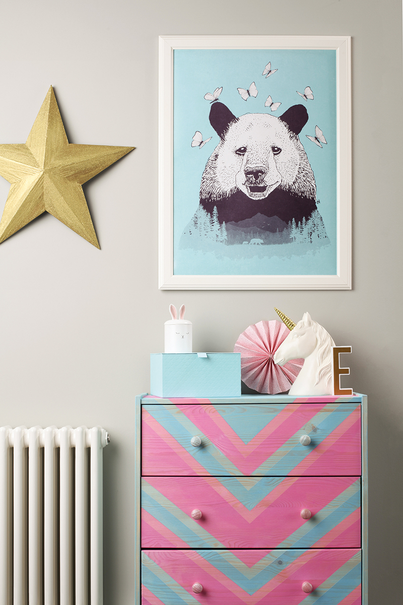 Create chevron drawers with Rust-Oleum Colour Wash