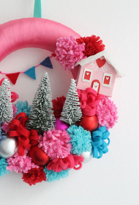 SIX UNIQUE AND UNUSUAL CHRISTMAS WREATHS