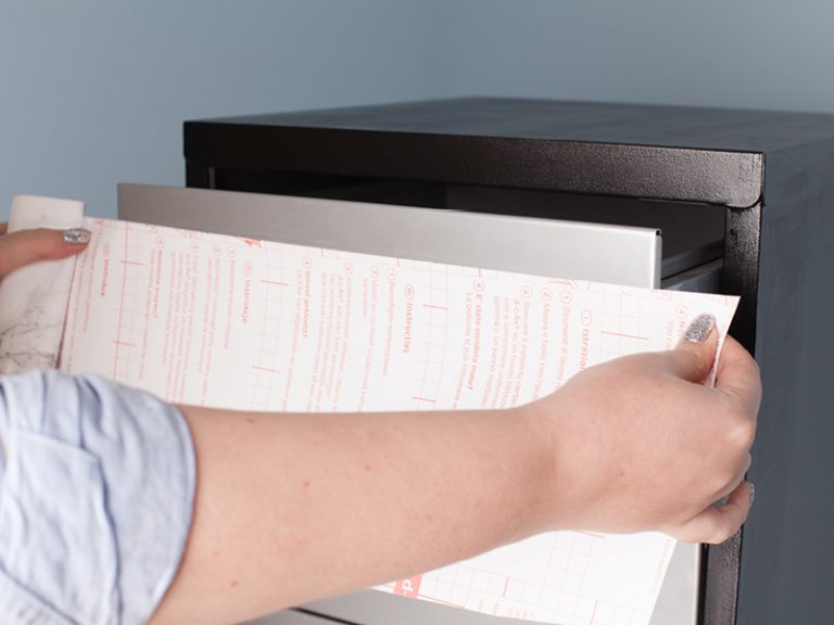 HOW TO MAKE A METAL FILING FABULOUS Rustoleum Spray Paint