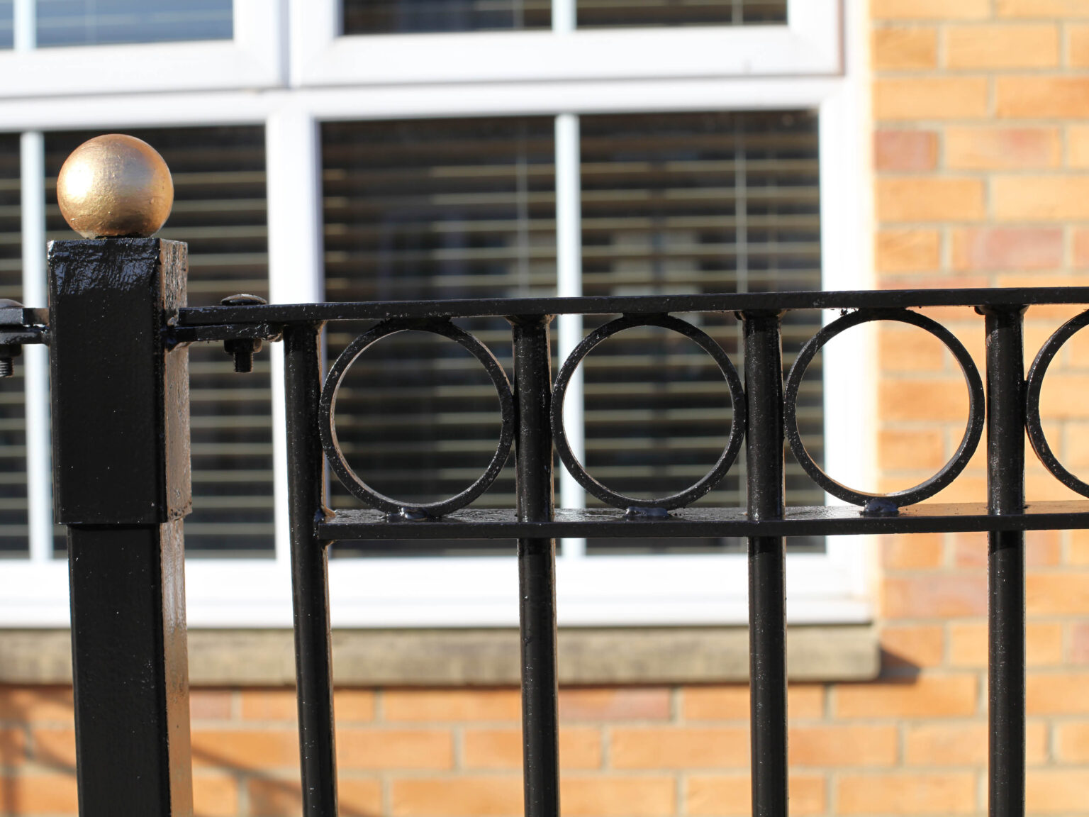 How to paint metal railings - Rustoleum Spray Paint