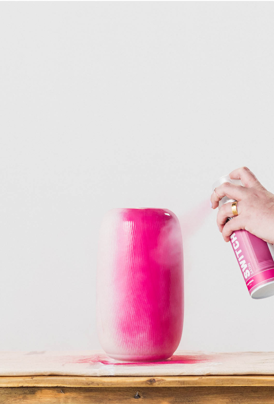 How to spray paint a ceramic vase