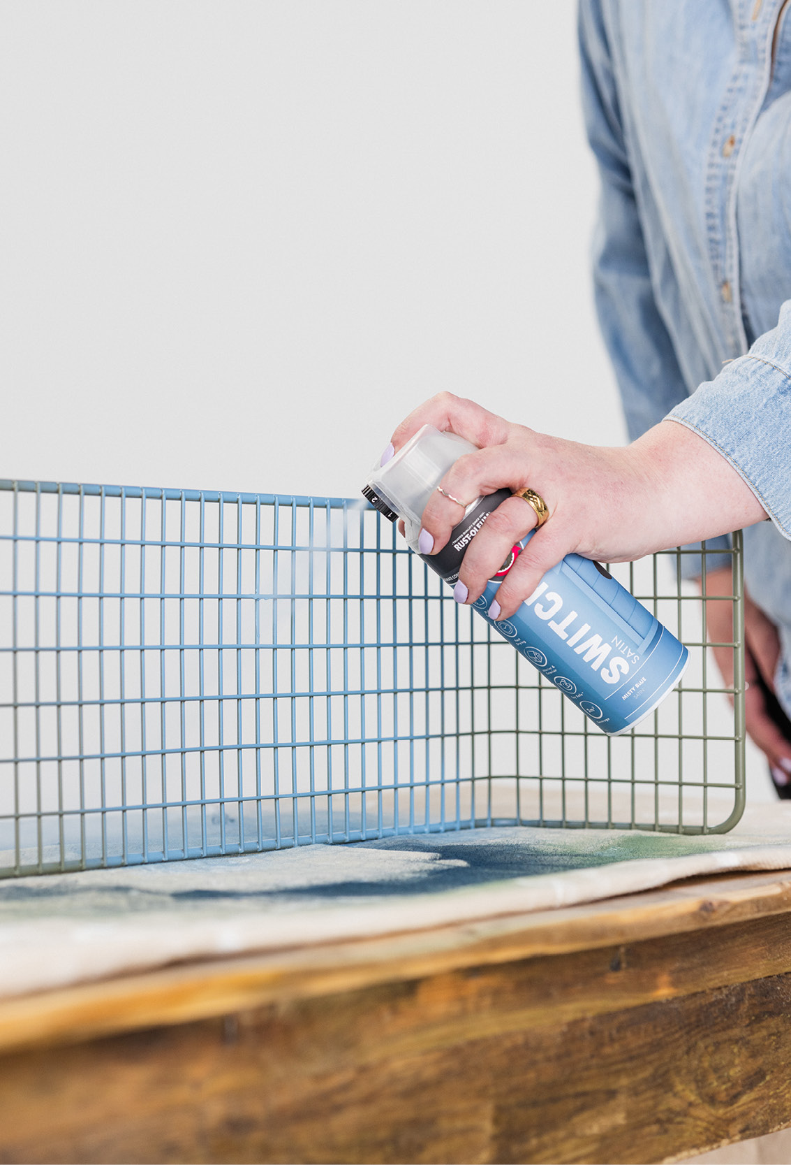 How to spray paint a wire shelf
